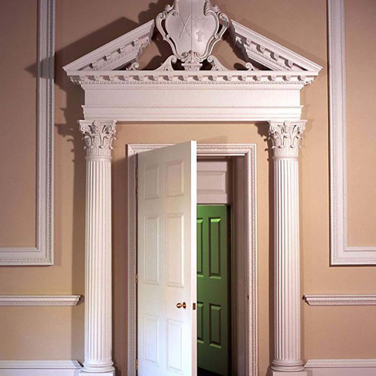 ornate-plaster-columns