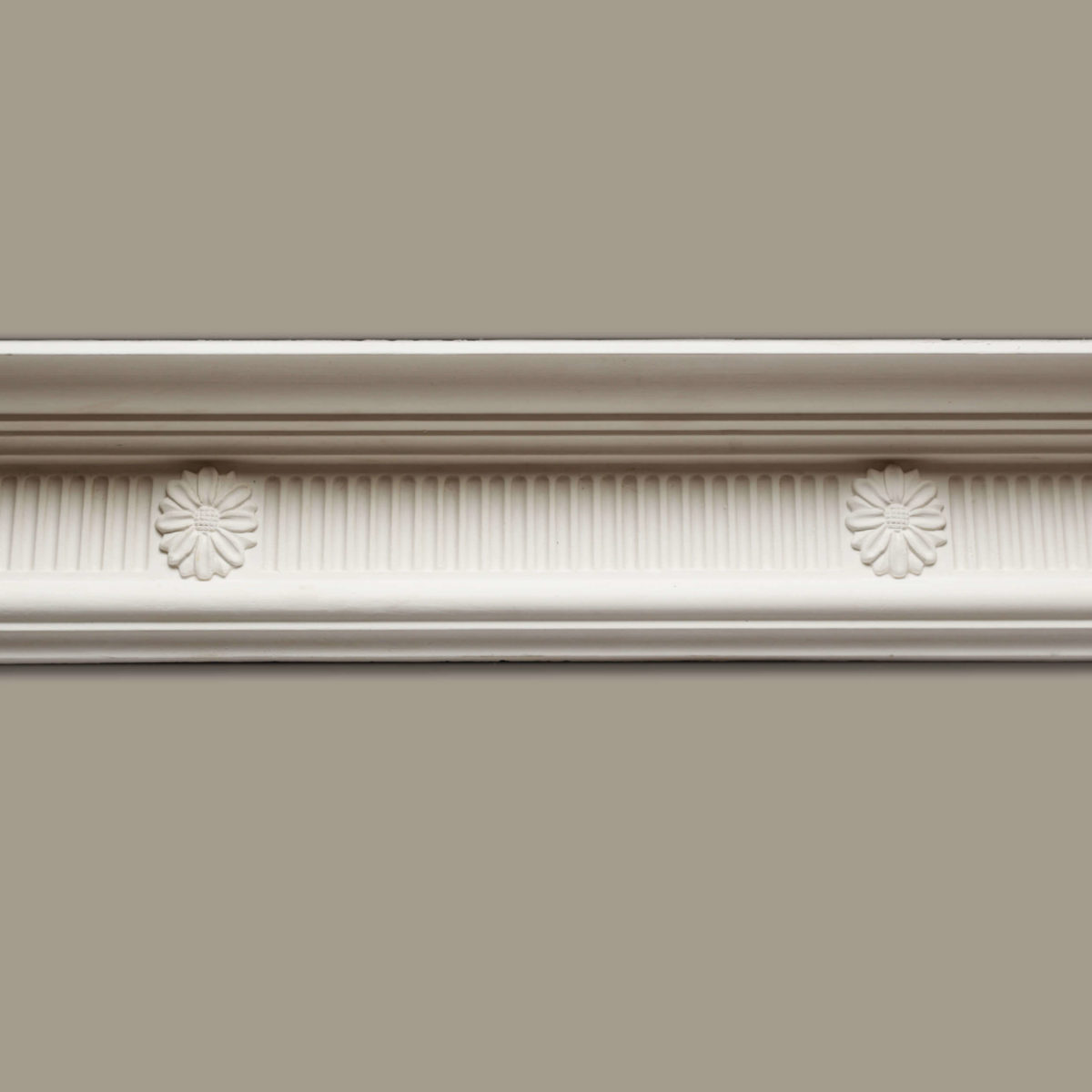 CN19-Victorian-Fluted-Patera-Cornice