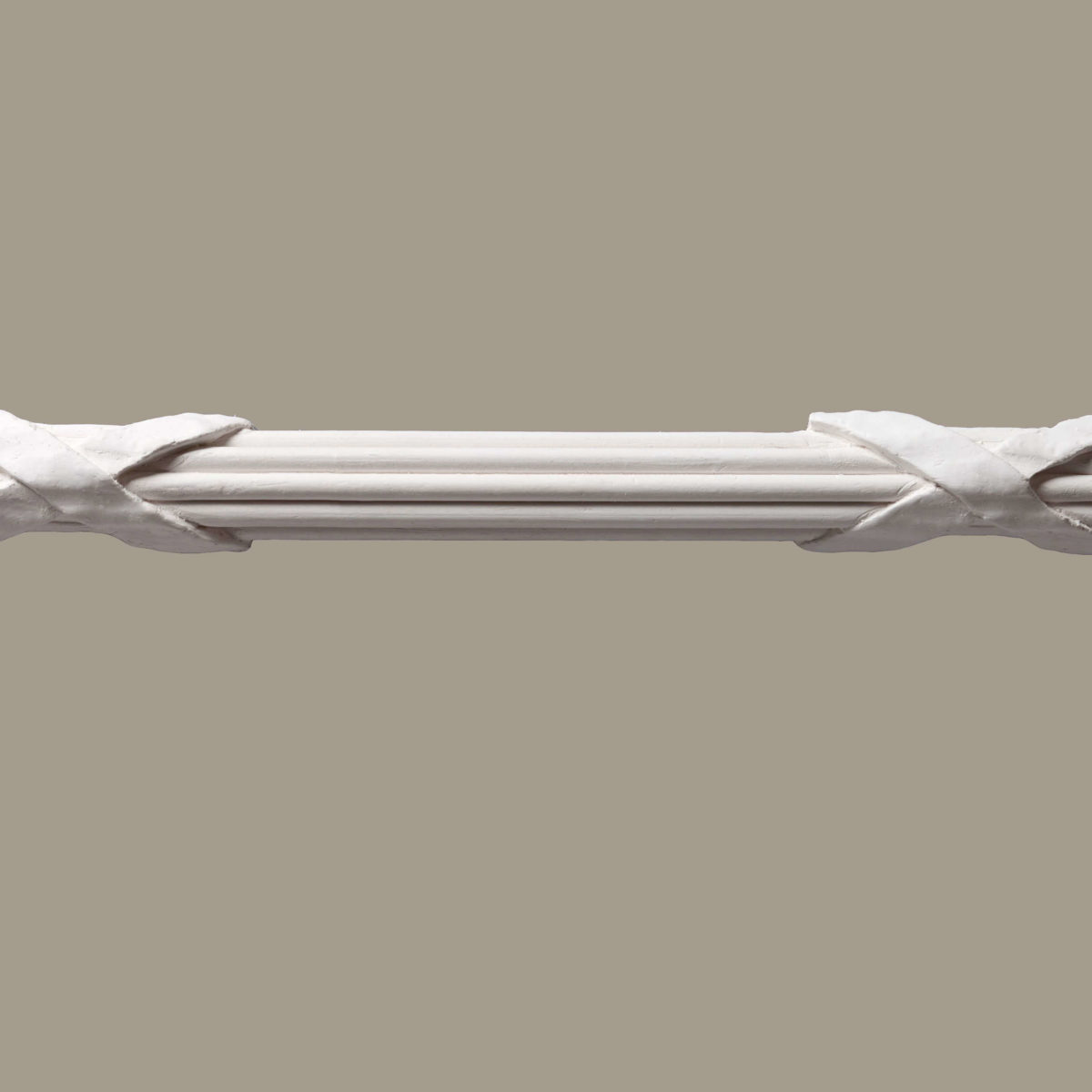 PM28-Small-Reeded-Panel-Mould-with-Ribbon