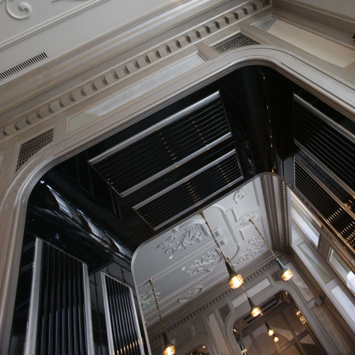 Bespoke-plaster-arch-connaught-american-bar